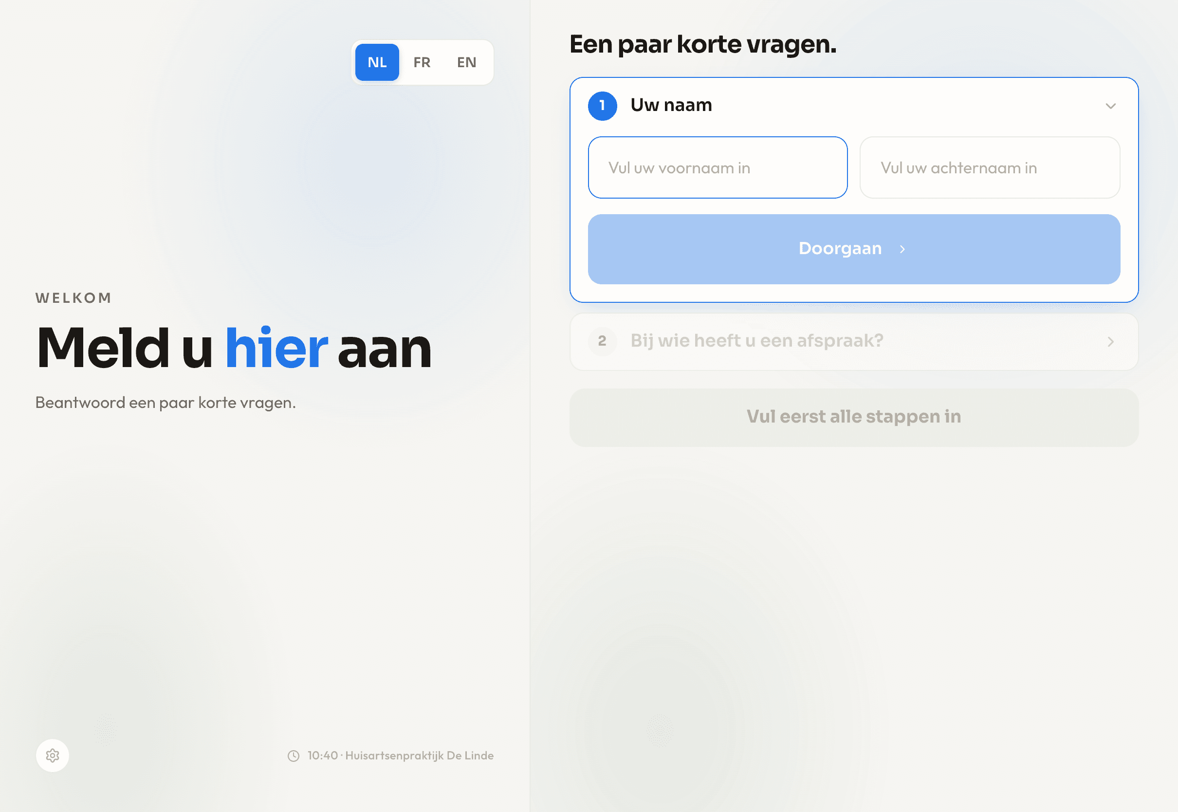 Het check-in scherm op een tablet aan de balie